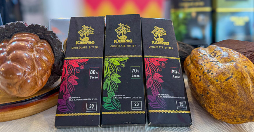 marca K'ampaq, de la Cooperativa Agraria Cafetalera Alto Urubamba, obtuvo dos Gourmet de Oro en la sexta edición de AVPA Paris con su chocolate de cacao Chuncho de Cusco Perú