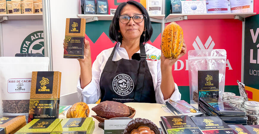 marca K'ampaq, de la Cooperativa Agraria Cafetalera Alto Urubamba, obtuvo dos Gourmet de Oro en la sexta edición de AVPA Paris con su chocolate de cacao Chuncho de Cusco Perú