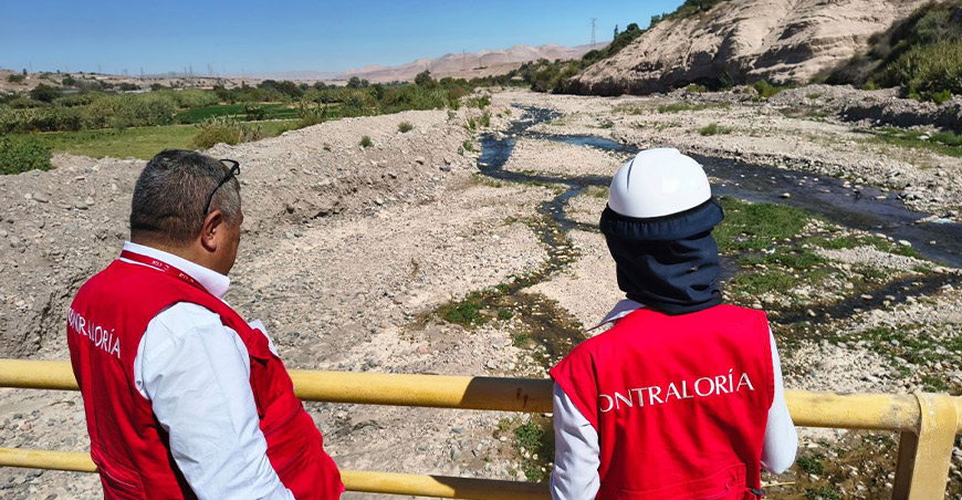 Contraloría advierte retrasos y falta de permisos en obras de prevención en ríos Moquegua Perú