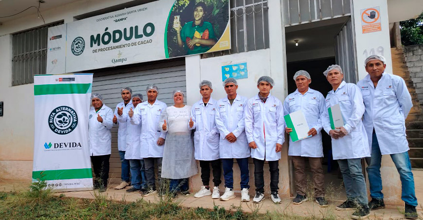 Jóvenes de 12 organizaciones se capacitan para elaborar chocolates de origen Vraem Devida Perú