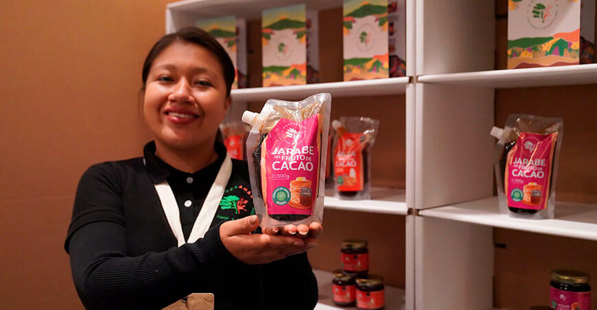 COOPERAMAZ, con una línea de productos elaborados a partir del mucílago de cacao, como jalea, mucílago fresco congelado y jarabe ITP Perú 