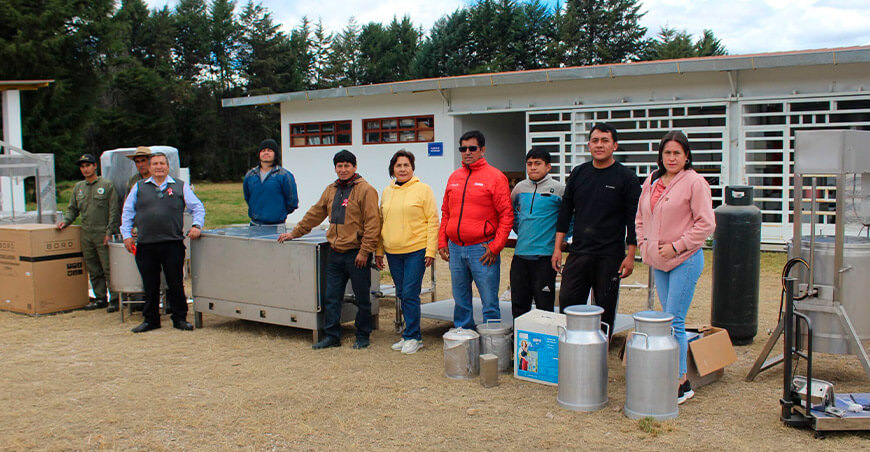 Potencian la transformación de la leche en Llacanora con módulos GORE Cajamarca Perú