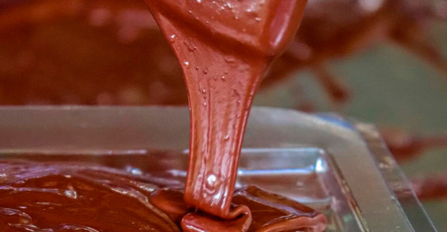 Asociación Intercultural Agroindustrial de Mujeres Emprendedoras del Valle de Pichis de Puerto Bermúdez de Pasco chocolate oscuro con copoazú y maracuyá obtiene el “Gourmet de Oro” en el VI Concurso Internacional de Chocolates de la AVPA París