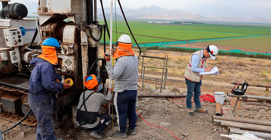 El Proyecto Especial Olmos Tinajones culminó instalación de piezómetros de cuerda vibrante para el monitoreo del reservorio Tinajones Lambayeque Perú 