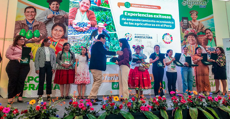 Midagri reconoce a empresaria cusqueña Rosaura Laura Vila por innovar con economía circular en la cadena del cacao