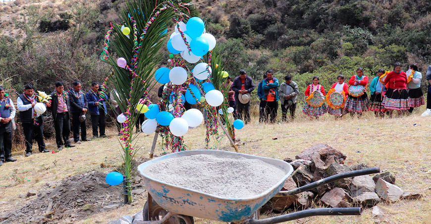 Inician proyecto de siembra y cosecha de agua en Caicay Cusco Perú