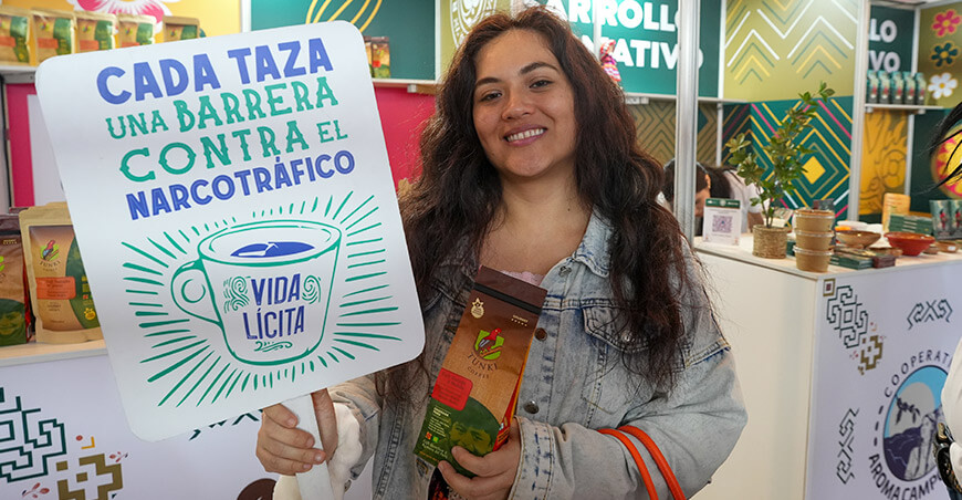 Festival Yo Tomo Café Peruano Devida Perú productores café 