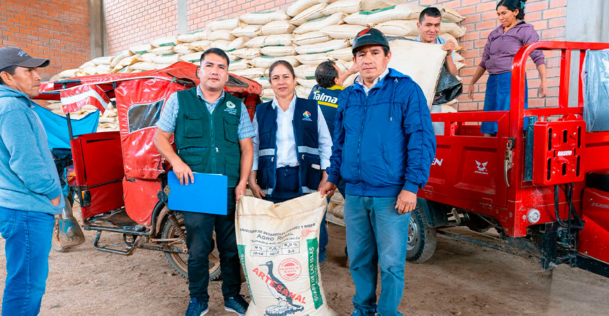 Destinan 30 toneladas de guano de islas a productores de San Ignacio Cajamarca Perú