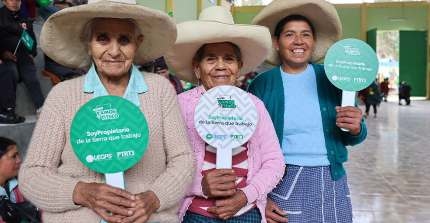 Comunidad campesina de Liclipampa Alto recibe título de propiedad Cajamarca Perú Midagri