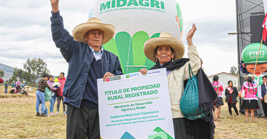 Comunidad campesina de Liclipampa Alto recibe título de propiedad Cajamarca Perú Midagri