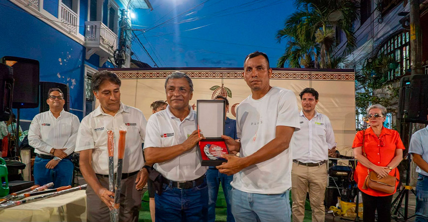 Agricultores del PAPEC de Tamshi ganan concurso de “Súper Árboles Nativos de Cacao”