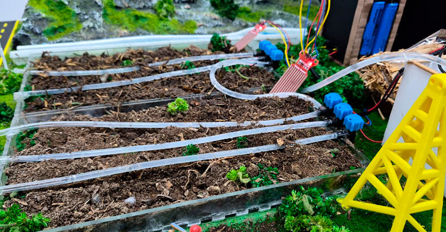 Tecsup Estudiantes desarrollan sistema de riego inteligente para reducir el impacto en la agricultura