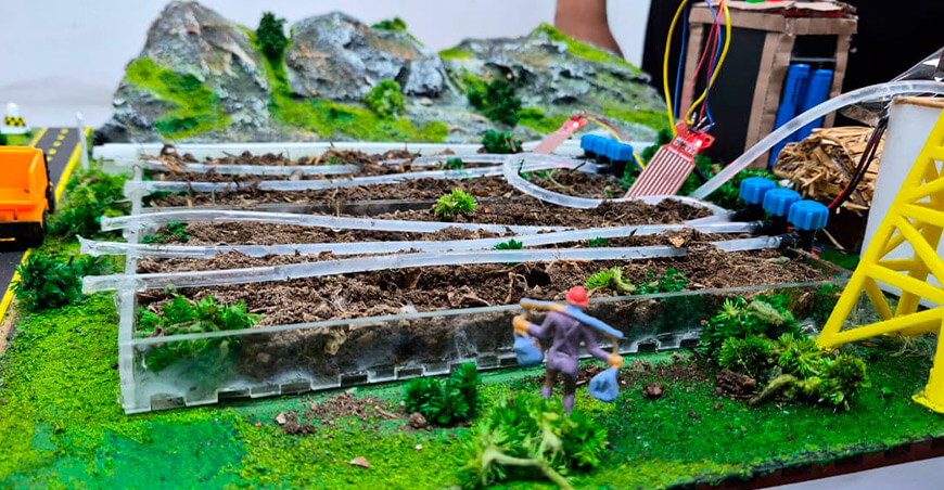 Tecsup Estudiantes desarrollan sistema de riego inteligente para reducir el impacto en la agricultura