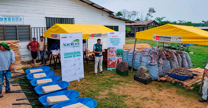Agro Rural entrega 158 kits productivos a familias de Tahuamanu Madre de Dios Perú