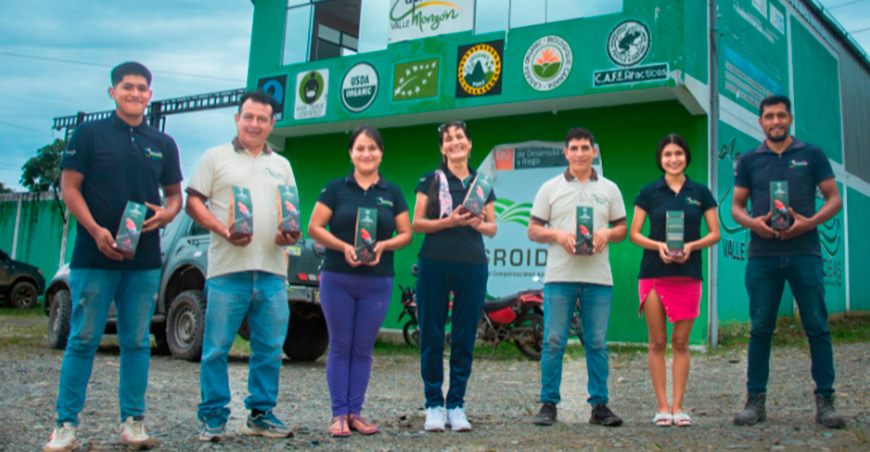 La Cooperativa Agraria Aprocaf Valle del Monzón concreta venta de cacao orgánico peruano con respaldo de Devida Perú