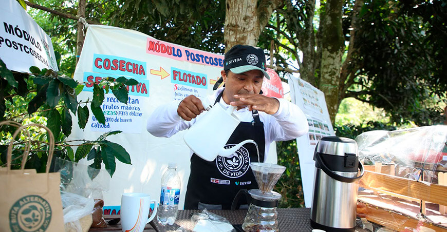 Devida impulsa Día de Campo para fortalecer capacidades de productores de café de Shunté San Martín Perú