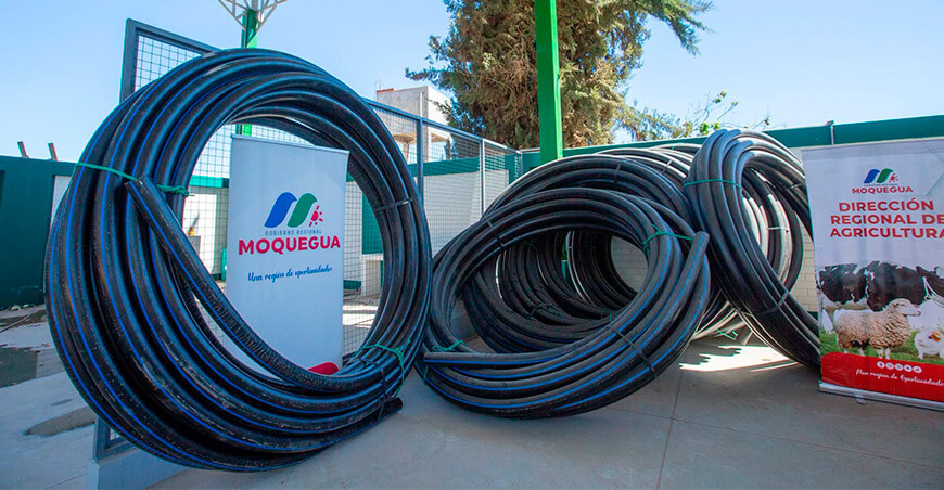 Entregan 1400 metros de manguera para rehabilitar sistema de riego en Ubinas Moquegua Perú