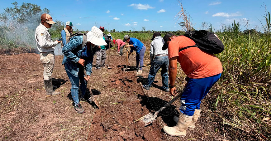 Productores de Manantay aprenden a instalar su propio vivero para producir plantones de camu camu en Ucayali con el respaldo del IIAP Perú