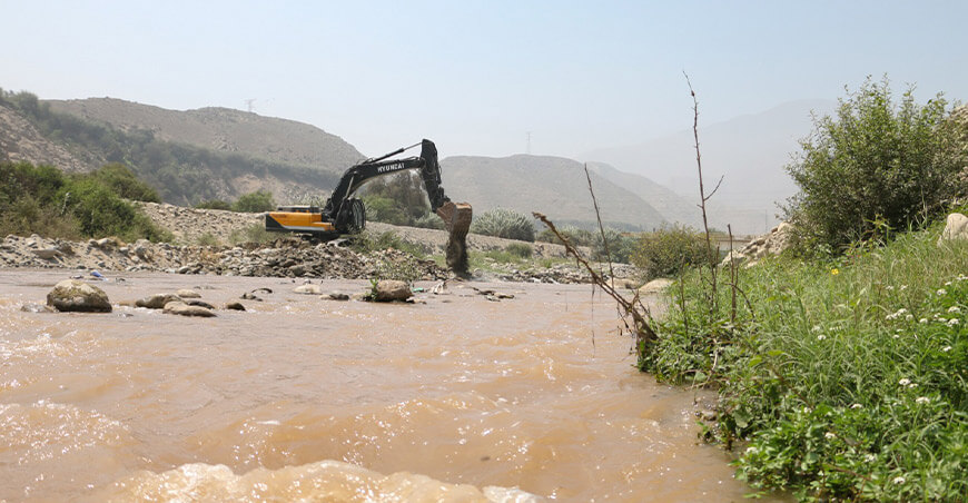 Inician trabajos de limpieza, descolmatación y conformación de bordos en el río Chillón Lima Perú Agro Rural protección cultivos