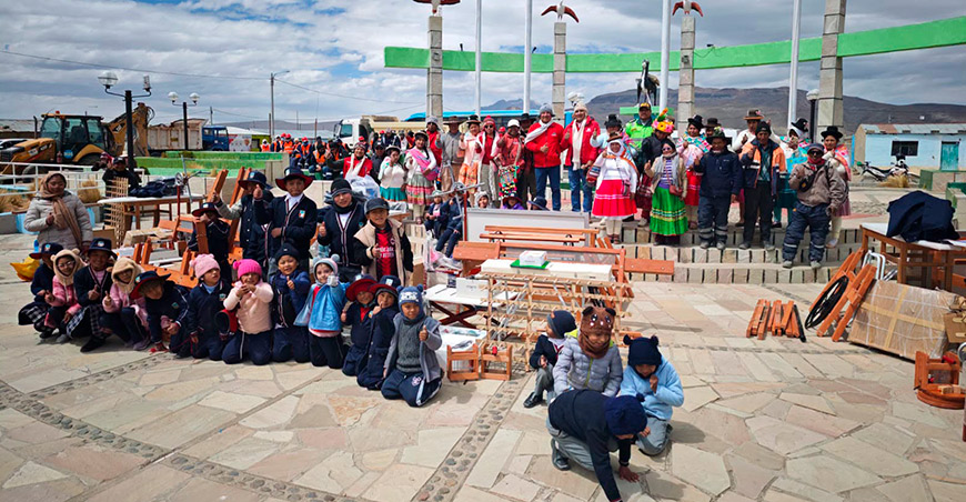 Entregan módulos de artesanía textil a tres comunidades campesinas