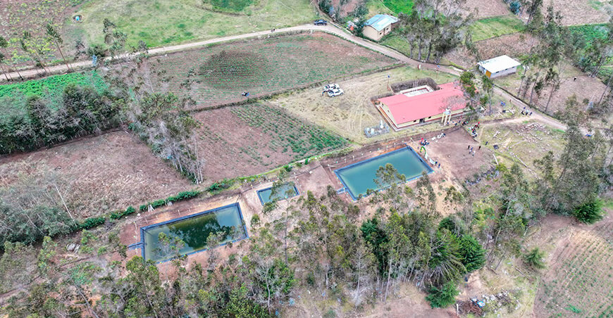reservorios mejoran la disponibilidad de agua para la actividad agropecuaria de Huasmín Cajamarca Perú