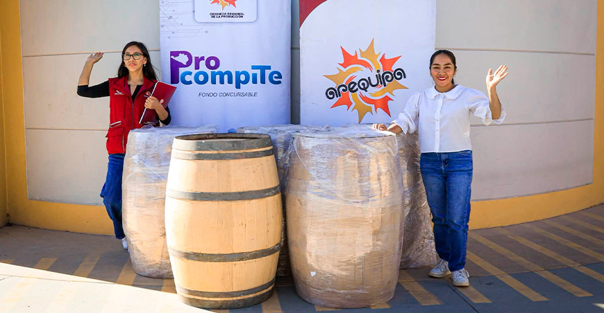 Entregan barricas de roble a emprendedores del valle de Challaccay Arequipa Perú