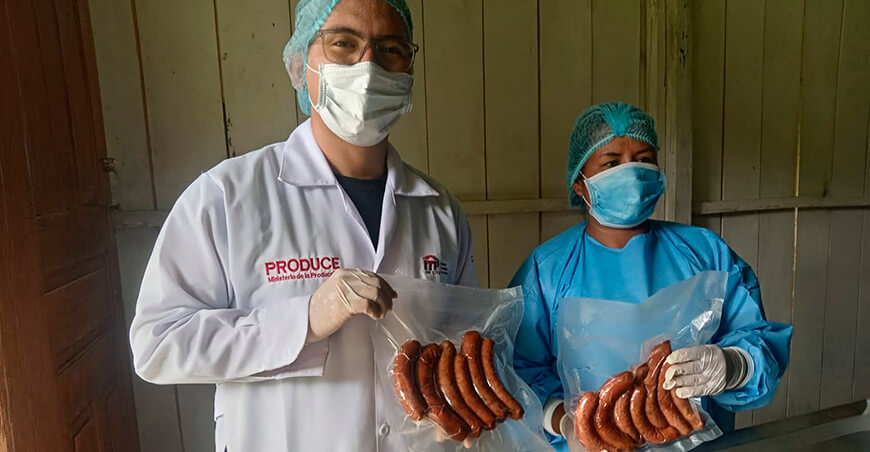 CITEproductivo Maynas del ITP capacitó en el procesamiento de carne de monte para elaborar chorizos a integrantes de la comunidad nativa Bora de Brillo Nuevo Loreto Perú