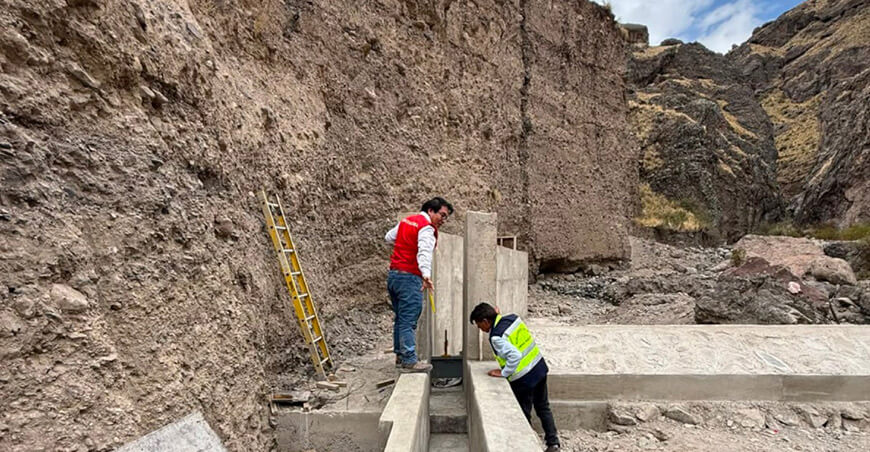 Contraloría identifica trabajos no ejecutados e incompletos en obra de riego agrícola en Chojata Moquegua Perú