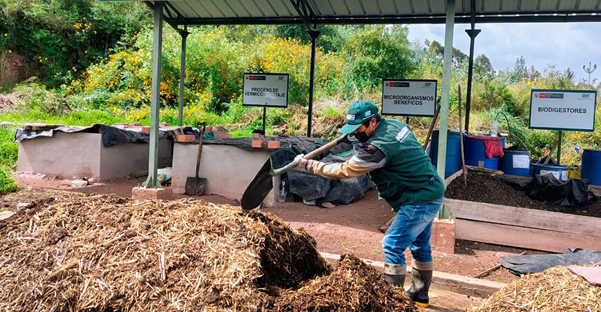 FAO reconoce al INIA como “Experiencia Excepcional” por impulsar el uso de bioinsumos para mejorar el rendimiento de los cultivos y contribuir a recuperar la fertilidad de los suelos agrícolas en el Perú