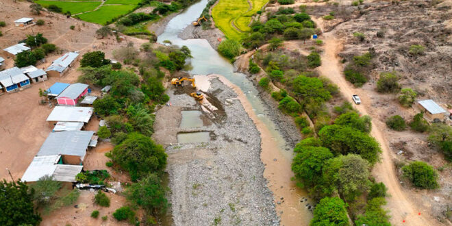Inician descolmatación del río Huancabamba en Yerma Cajamarca Perú