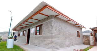 Presentan primer módulo de vivienda construido con ecoblocks que aprovechan residuos de concha de abanico Perú