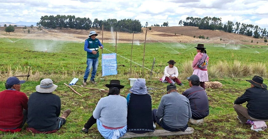 Midagri y GORE Apurímac coordinan acciones para ampliar el riego tecnificado riego por aspersión