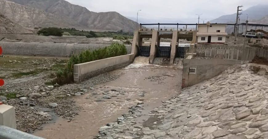 Senamhi realiza aforos y monitoreo con dron ante el incremento de precipitaciones en Ica Perú 