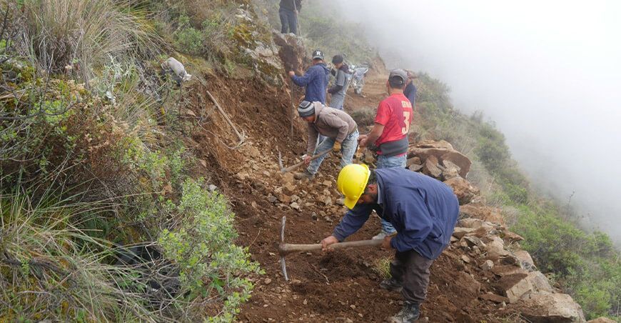 Agricultores de Ancash construyen carretera para lograr accesibilidad a lagunas