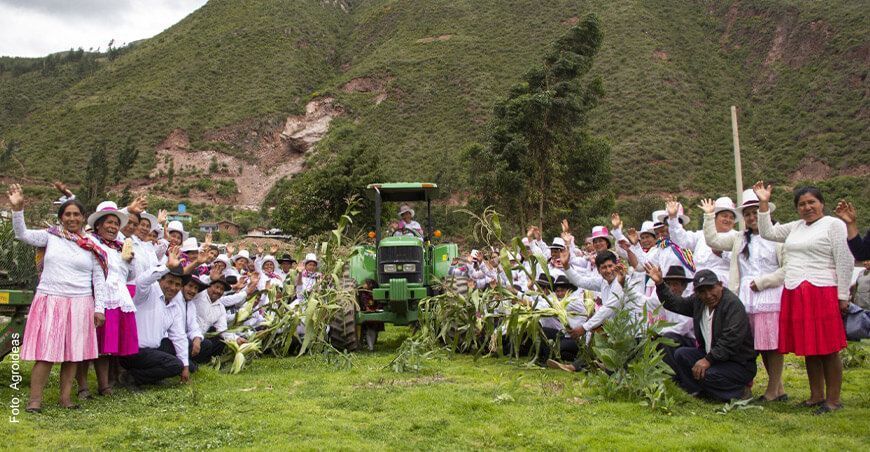 Agroideas asociatividad productores y mecanización agricultura Perú