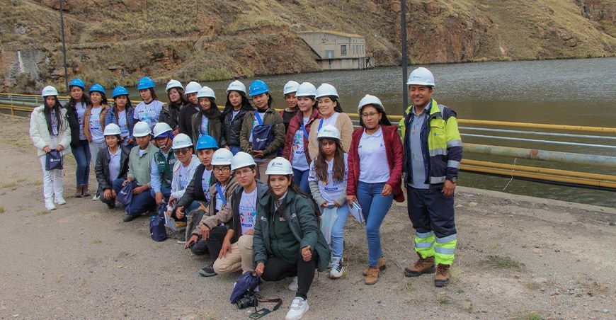 Estudiantes de Red Agua Joven exploran la cuenca Mantaro en pasantía educativa