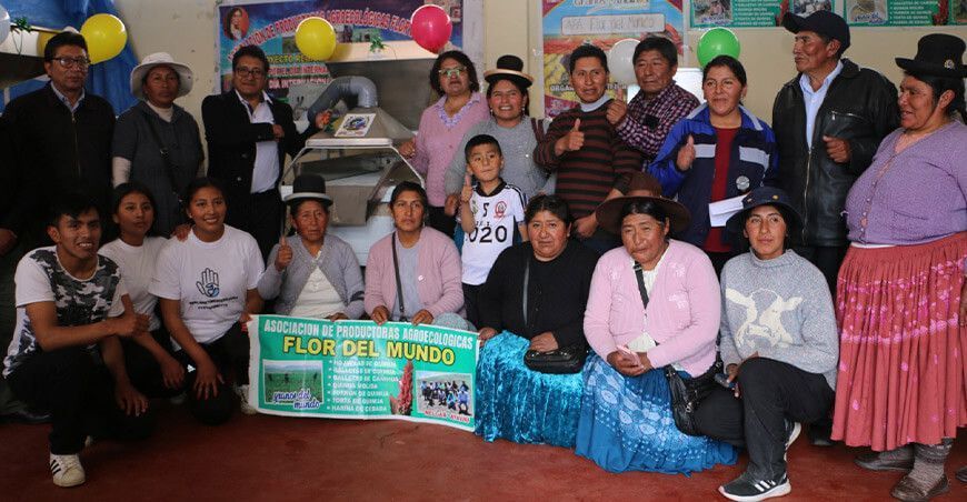 Asociación de Productoras Agroecológicas “Flor del Mundo” productoras de quinua Puno Perú