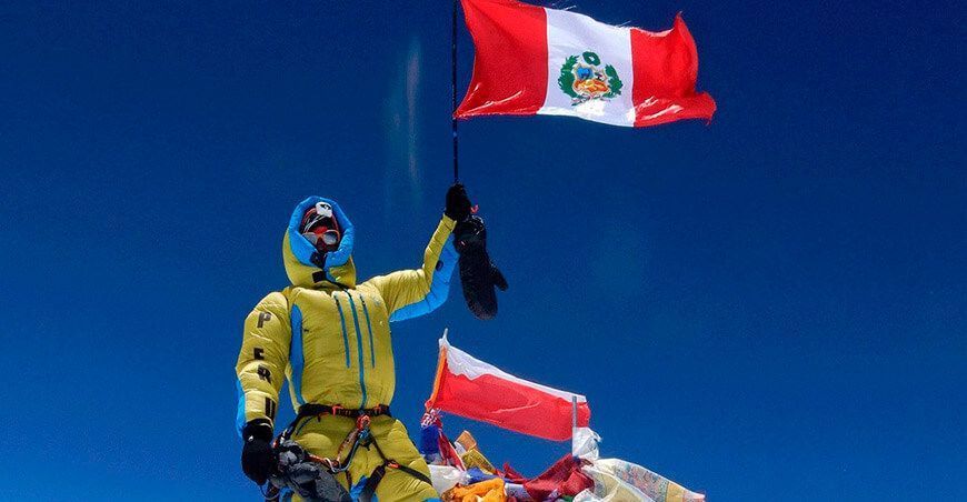Bandera de Perú flameará en la cima del Huascarán