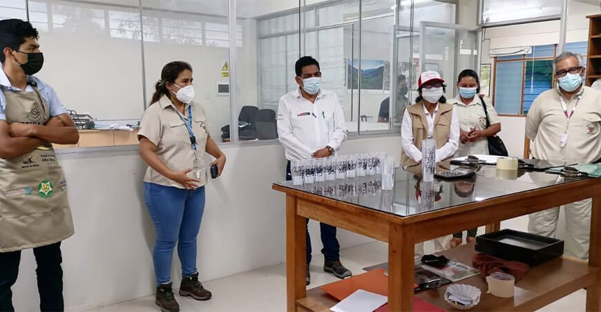 Capacitan como catadores de café a jóvenes que habitan el Bosque de Protección Alto Mayo