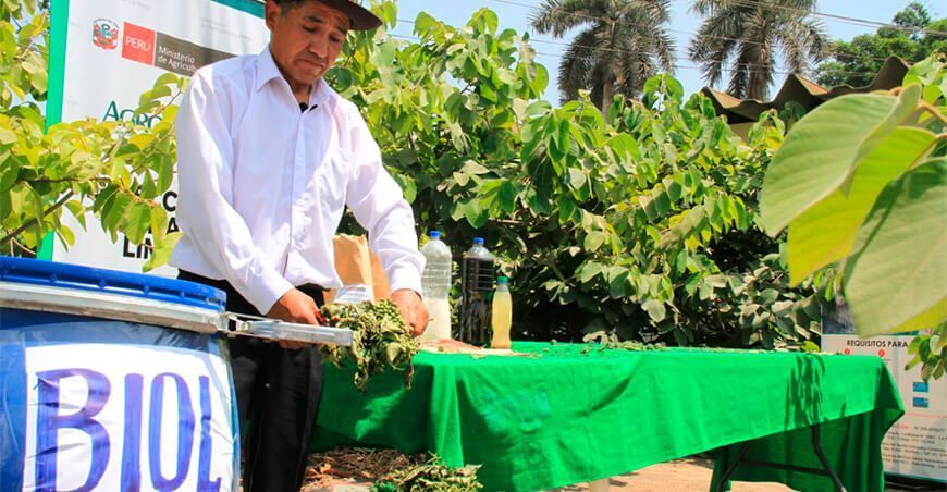 capacitan a productores en la elaboración de biol