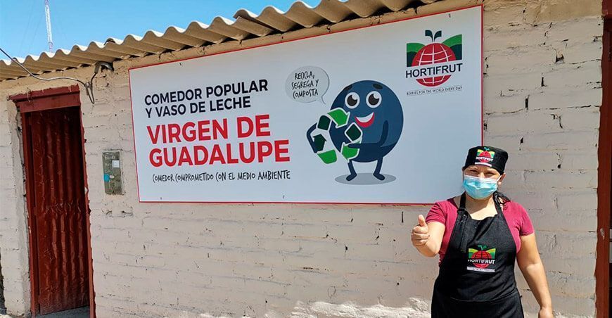 Hortifrut contribuye con alimentos a cuatro comedores populares