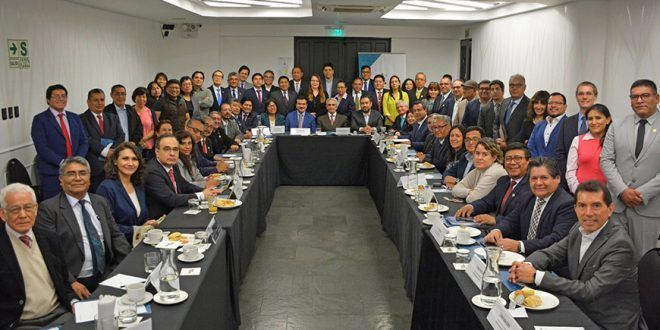 53 universidades del país se reunieron para mejorar calidad de publicaciones Concytec Perú