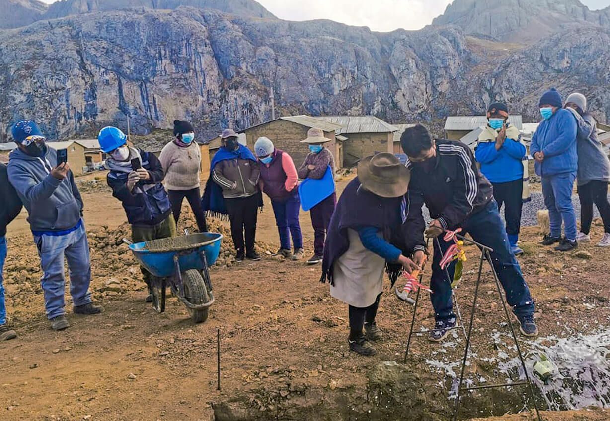 Iniciaron construcción de viviendas bioclimáticas en Marcapomacoha