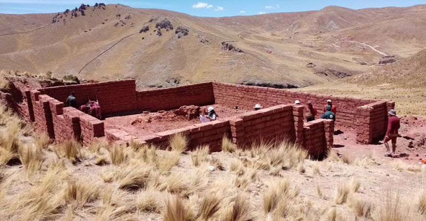 construyen cobertizos para proteger animales de heladas
