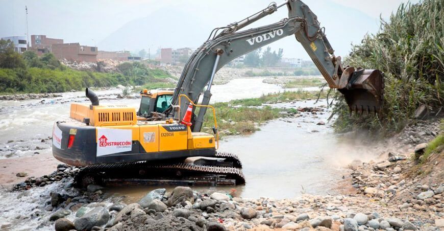 limpieza y descolmatación en Chaclacayo y Lurigancho-Chosica río Rímac Lima Perú