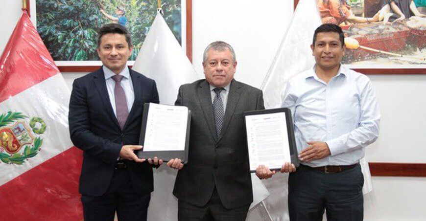 Devida y Agrobanco firman convenio para impulsar apoyo financiero a pequeños productores