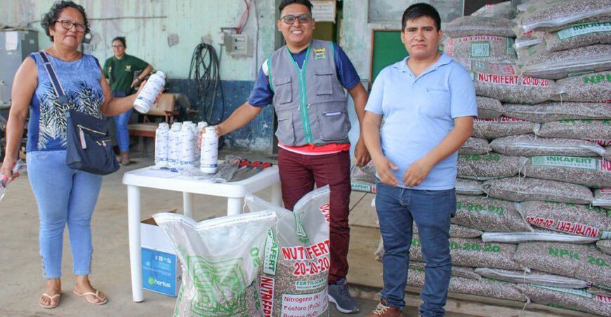 entregan fertilizantes a productores de cacao Huánuco