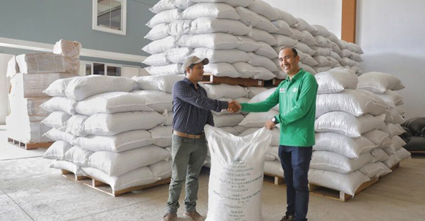 Inician entrega de 5523 sacos de fertilizantes a productores de Sandia