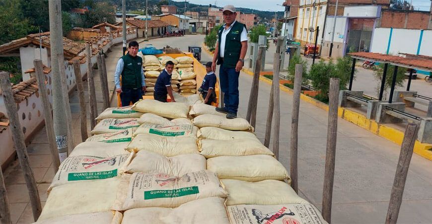 entrega de guano de isla Agro Rural Cajamarca