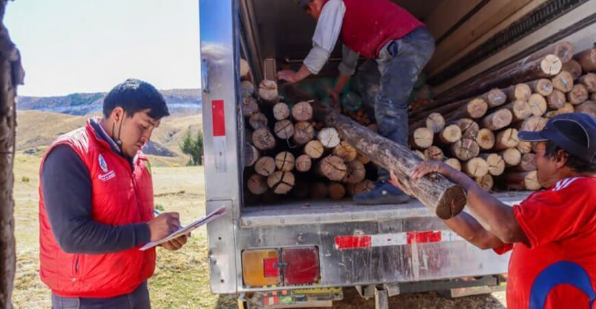 entrega y distribución de materiales para la construcción del vivero forestal